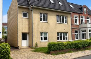 Mehrfamilienhaus kaufen in Erichsenweg 20, 25813 Husum, Direkt am Husumer Schlosspark! Saniertes Mehrfamilienhaus mit 5 Wohneinheiten!