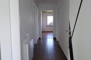 Wohnung mieten in Grünenbergstraße, 73066 Uhingen, Traumhafte 4-Zimmer Wohnung im 1 OG mit Dachterrasse in Uhingen