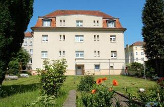 Wohnung mieten in Komturstraße 36, 02763 Zittau, Drei Zimmer, herrliche Wohnküche, Schickes Bad und Garten hintendran!