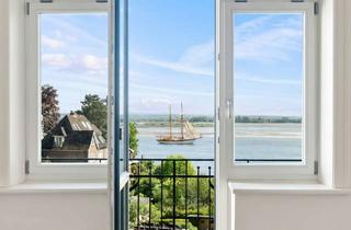 Wohnung kaufen in 22587 Blankenese, Leben im Treppenviertel: Maisonette-Wohnung mit Terrasse und spektakulärerem Elbblick