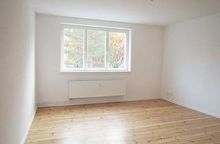 Wohnung kaufen in 12555 Köpenick, Märchenhaft investieren – vermietete 2-Zimmer-Altbauperle mit 63 m² in Köpenick