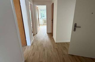 Wohnung mieten in Sonnenstraße, 42859 Remscheid, RS-Rosenhügel, Renovierte 2 Zimmer Wohnung mit Terrasse