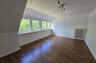 Wohnung mieten in 24558 Henstedt-Ulzburg, Gemütliche Dachgeschosswohnung mit Balkon in Henstedt-Ulzburg