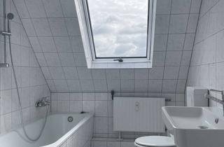 Wohnung mieten in Päwesiner Weg 14B, 13581 Spandau, unsanierte Dachgeschosswohnung mit 2 Zimmern