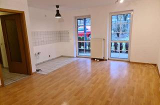 Wohnung mieten in Hückeswagenerstr. 100, 51647 Gummersbach, Charmante 2-Zimmer-Erdgeschosswohnung mit Terrasse