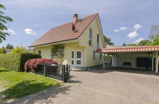 Haus kaufen in 14532 Stahnsdorf, Familienwohnhaus mit Pool, Sauna und Doppelcarport – bezugs- und provisionsfrei