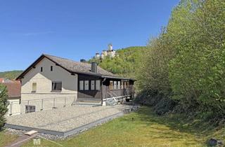 Haus kaufen in Keltenweg, 85110 Kipfenberg, Wohnhaus mit 2 Einheiten und Doppelgarage in zentraler Ortsrandlage mit traumhaftem Ausblick