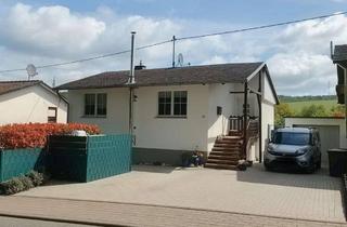 Einfamilienhaus kaufen in 57635 Oberirsen, Nähe Weyerbusch, kleines Einfamilienhaus in ruhiger Lage mit Garage