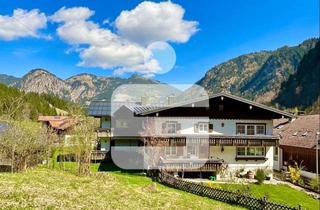 Haus kaufen in 87541 Bad Hindelang, Platz für Generationen und neue Ideen - großzügiges Zweifamilienhaus mit Ausbaupotential in "Bruck"