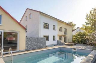 Mehrfamilienhaus kaufen in Hochlandstraße 27, 80995 Feldmoching-Hasenbergl, Großes Mehrfamilienhaus, Pool u. Doppelgarage, gepflegt, teilrenoviert - Bes: FR 29.5. ind. Vereinb.