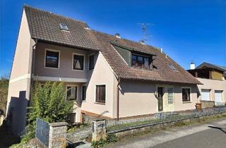 Haus kaufen in 97437 Haßfurt, Unverbauter Ausblick, viel Platz, viele Nutzungsmöglichkeiten: 2 Fam-Haus (220m² Wfl.) mit Garagen