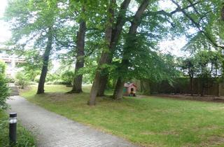 Wohnung kaufen in Luitpoldstraße 11, 82152 Krailling, Familienfreundliche 4-Zimmer-Wohnung mit Gartenzugang in ruhiger Lage von Krailling