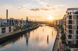 Wohnung kaufen in Am Hafendeck 6-8, 63067 Kaiserlei, Wohnen am Wasser | Designwohnung mit Skylineblick auf der Hafeninsel - provisionsfrei!
