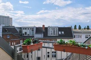 Wohnung kaufen in Gieselerstraße 17, 10713 Wilmersdorf, "Vermietete 85 m² Altbauwohnung mit Balkon und ausgebauten 63 m² DG am Preussenpark in Wilmersdorf"