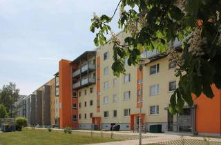 Wohnung mieten in Rudolstädter Straße 33, 07549 Lusan, Sanierte 2-Raum-Wohnung mit Wanne und Balkon in ruhiger Lage