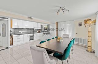 Villa kaufen in 12305 Lichtenrade, Willkommen im Luxus: Entdecken Sie Ihre Traumvilla mit zeitlosem Charme