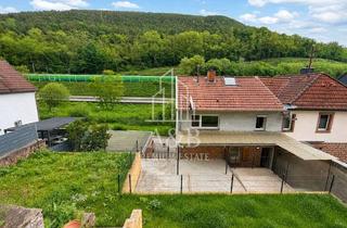 Haus kaufen in 67468 Frankeneck, ** Saniertes Zweifamilienhaus mit Garten - ideal für Familien und Rendite **