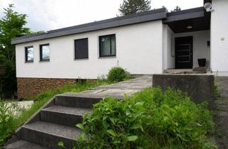 Einfamilienhaus kaufen in 92237 Sulzbach-Rosenberg, Ihr neues Zuhause: Freistehendes Einfamilienhaus mit idyllischem Gartengrundstück & Innenpool
