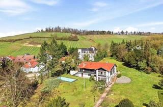 Einfamilienhaus kaufen in 76684 Östringen, Östringen - Traumhaftes Anwesen in Harmonie mit der Natur: Bungalow-Style mit Pool in sonniger Weinberg-Lage