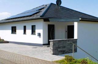 Haus kaufen in 54657 Neidenbach, Neidenbach - Zweifamilienwohnhaus mit Garagen in höherer und ruhiger Ortslage