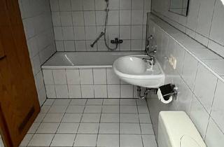 Wohnung kaufen in 85055 Ingolstadt, Ingolstadt - Geräumiges Appartement in 5 Familienhaus