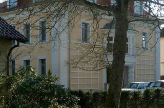Wohnung kaufen in 23843 Bad Oldesloe, Bad Oldesloe - 4-Zimmer Gartengeschoss-Wohnung im Anbau einer alten Villa