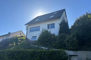 Einfamilienhaus kaufen in 58762 Altena, Altena - Platz ohne Ende: Einfamilienhaus mit Einliegerwohnung und herrlichem Weitblick in Evingsen