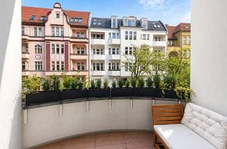 Wohnung kaufen in 13585 Spandau, Altbaujuwel mit Balkon und Stil nahe S-Bahnhof Spandau