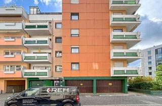 Wohnung kaufen in 90763 Südstadt, Sanierungsbedürftige 2-Zimmer-Wohnung mit Balkon & Aufzug in Fürth