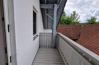 Wohnung kaufen in 94116 Hutthurm, Charmante 3 Zimmer-Dachgesschoss-Wohnung mit Balkon