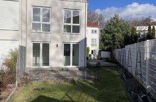 Wohnung mieten in 14542 Werder (Havel), Wunderschönes Reihenendhaus direkt am Glindower See und Schlosspark Petzow