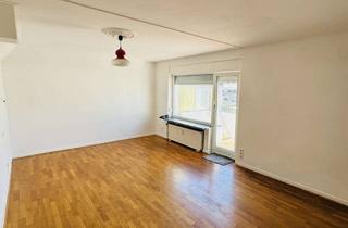 Wohnung mieten in Rheinstraße, 47799 Cracau, Helle 2,5 Zimmer Wohnung mit Aufzug, Parkett und Balkon in Krefeld-Stadtmitte