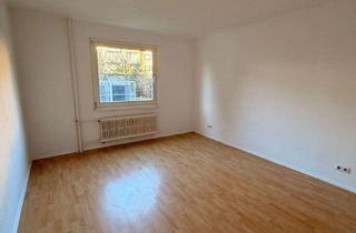 Wohnung mieten in Waldstraße 19, 07613 Crossen, Hoch oben wohnen: 2‑Zimmer‑Wohnung mit Balkon in der Waldstraße 3. OG, Crossen an der Elster