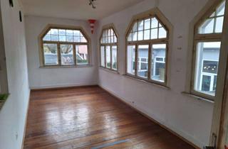 Wohnung mieten in 88400 Biberach, 4-Zimmer-Altbauwohnung mit Veranda in zentraler Lage von Biberach (Riß)