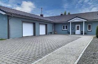 Haus kaufen in 23758 Gremersdorf, Moderner Wohntraum aus Holz in Feldrandlage - barrierefreier Bungalow