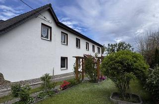 Doppelhaushälfte kaufen in 02991 Lauta, Doppelhaushälfte mit Garten + Garage + Werkstatt und viel Platz in Lauta