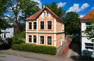 Villa kaufen in 26954 Nordenham, Altbauvilla mit historischem Charme - teilmodernisiert und zentral in Nordenham!