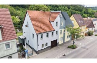Doppelhaushälfte kaufen in 72461 Albstadt, Charmante Doppelhaushälfte mit Garten und integrierter Garage in 72461 Albstadt-Tailfingen