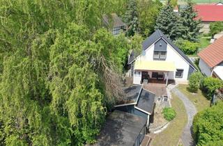 Einfamilienhaus kaufen in 38312 Achim, Provisionsfrei - kleines, freistehendes Einfamilienhaus im Grünen - komplett saniert, Carport, Pool