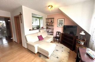 Wohnung kaufen in 92718 Schirmitz, Etwas ganz Besonderes: Maisonette-Wohnung in ruhiger Toplage mit EBK, sonnigem West-Balkon & Garage