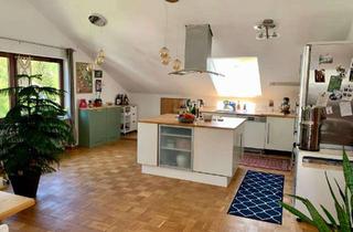 Wohnung mieten in Schöner Weg 10, 72805 Lichtenstein, Modernisierte 4,5-Raum-DG-Wohnung mit Balkon und Einbauküche