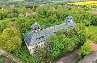 Haus kaufen in Hainichener Straße 15, 09600 Oberschöna, Denkmalgeschützter Altbau mit zwei markanten Glockentürmen der ehemaligen königlich-sächsischen Land
