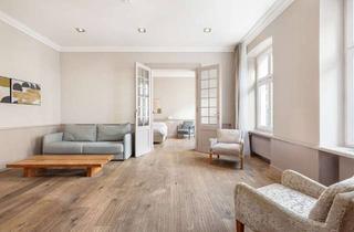 Wohnung kaufen in Schönhauser Allee 185, 10119 Prenzlauer Berg, Nahe Rosa-Luxemburg-Platz: Wunderschöne 4 Zimmer Altbauwohnung mit 2 Bädern & hohe Decken