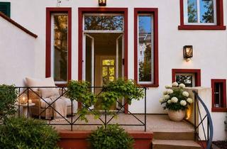 Villa kaufen in 60322 Nordend-West, Westend-Townhouse: Sanierte Gründerzeit-Stadtvilla mit charmantem Garten