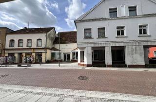 Haus kaufen in 17373 Ueckermünde, Wohn und Geschaftshaus an der Uecker am Jachthafen neben der Post. Sanierungsbedürftig. 700 m² Land
