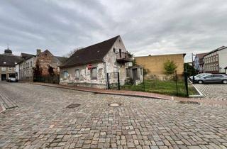 Grundstück zu kaufen in 17373 Ueckermünde, Ein Baugrundstück nahe Jachthafen mit Charakter, Geschichte und Vision, bereit fürs nächste Kapitel.