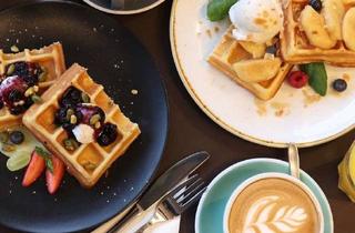 Geschäftslokal mieten in 10178 Mitte, Mitte-Eiscafé & Waffelladen nahe Hackescher Markt inkl.Inventar abzugeben