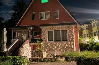 Mehrfamilienhaus kaufen in 22523 Hamburg, Hamburg - Mehrfamilienhaus mit großem Grundstück in Hamburg zu verkaufen