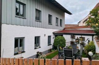 Haus kaufen in 83104 Tuntenhausen, Tuntenhausen - Haus mit Charme auf dem Land