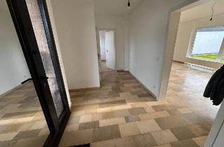Haus kaufen in 47198 Duisburg, Duisburg - Saniertes BungalowHaus mit Garten 320qm top Lage zum Verkauf